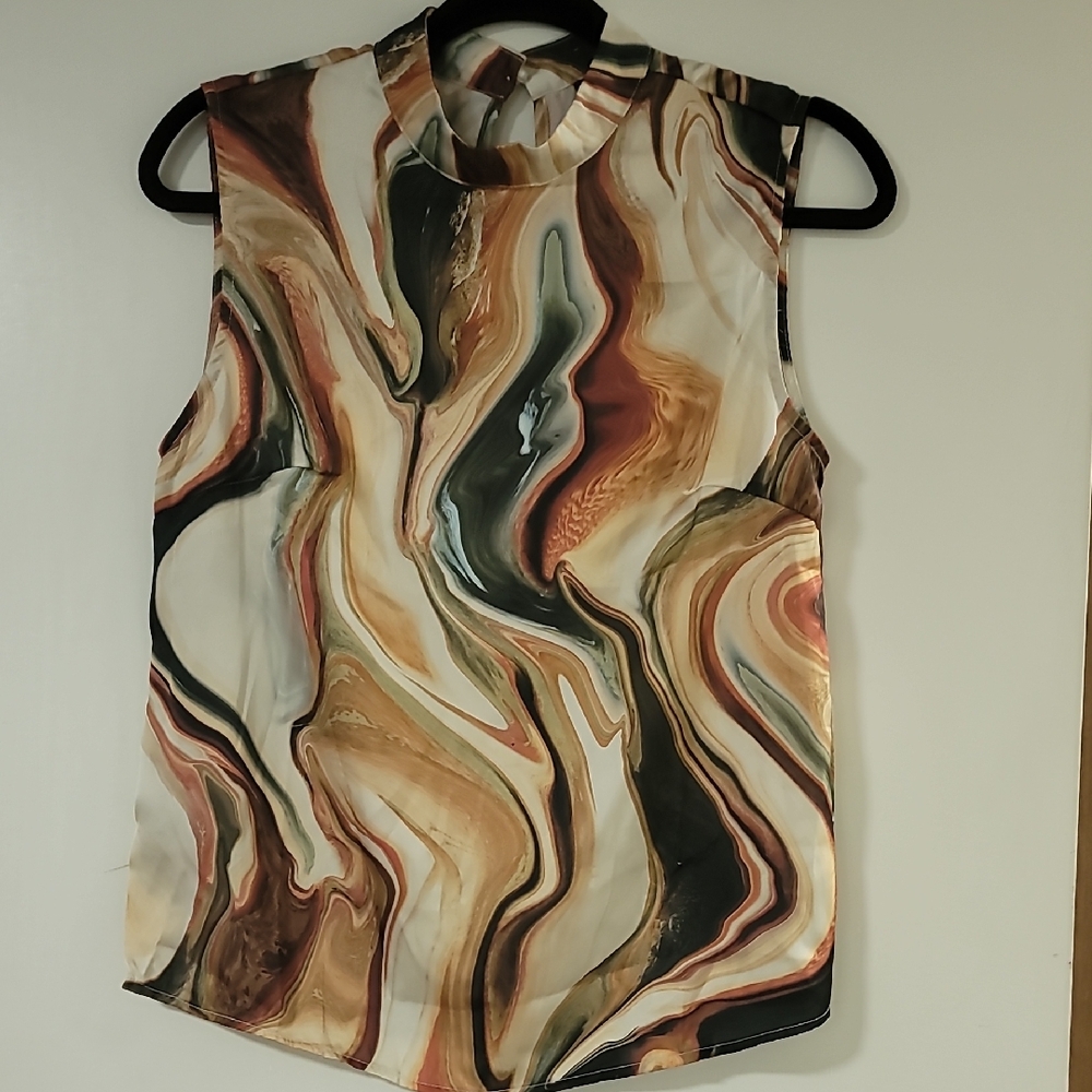 SHEIN Marble-Print Mock Neck Sleeveless Top in Cream, Tan & Black